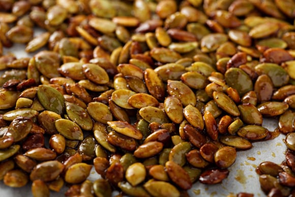 Semente de abóbora pode virar um snack crocante, nutritivo e rico em benefícios