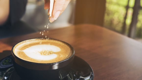 A prática de adicionar sal no café é comum em alguns países (Créditos: 