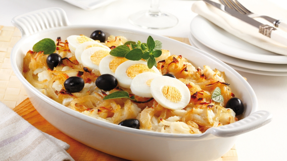 Não quer gastar com bacalhau? Faça essa falsa bacalhoada e deixe todo mundo com água na boca no almoço de Páscoa