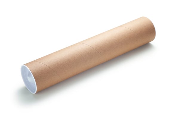Eu não jogo fora os rolos de papel alumínio: corto-os em anéis como se fossem salsichas — assim, fica menos bagunçado no armário e na cozinha