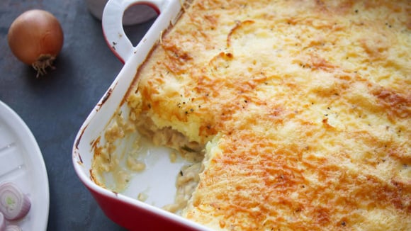 Quando tem arroz sobrando em casa, não penso duas vezes: transformo nessa torta e todo mundo come feliz