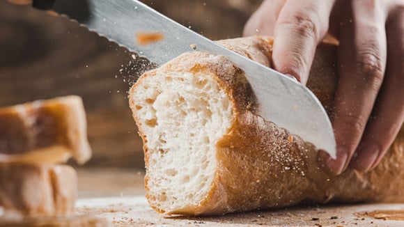 Sou nutricionista e garanto: "A melhor maneira de perder um quilo de gordura rapidamente é parar de comer pão nas refeições"