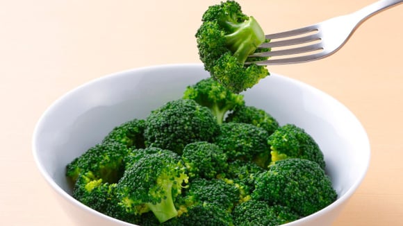 Nem cozido, nem assado: como cozinhar brócolis corretamente para aproveitar todos os nutrientes e potencializar a alimentação