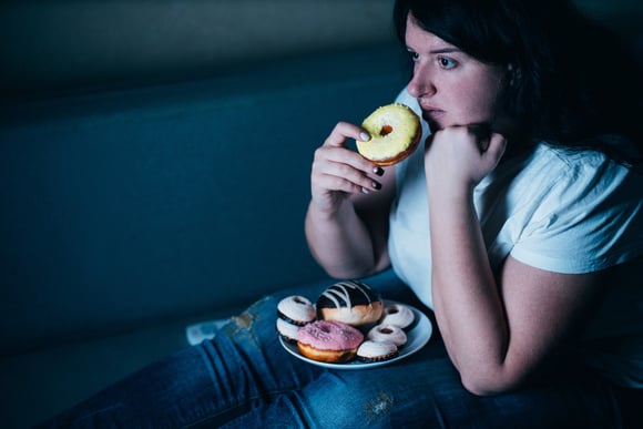 Consumo excessivo de doces pode ter uma ligação com a depressão maior do que você imagina, revela novo estudo