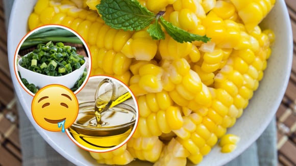 Sempre faço essa salada de milho com 4 ingredientes: aprenda como remover pedaços grandes da espiga para esse prato