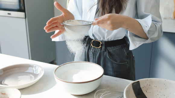 Cuidado com a farinha e suplementos proteicos! (Créditos: Canva)