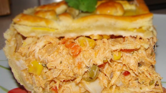 Provei essa receita de torta de frango caipira muito saborosa e fácil e todo final de semana a família pede!