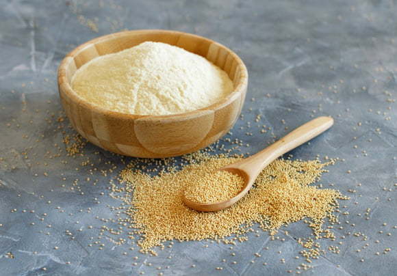 Amaranto é o grão esquecido cheio de benefícios à saúde: aumenta os músculos, controla o colesterol e deixa os dentes fortes. Veja como usar o ingrediente nas receitas!