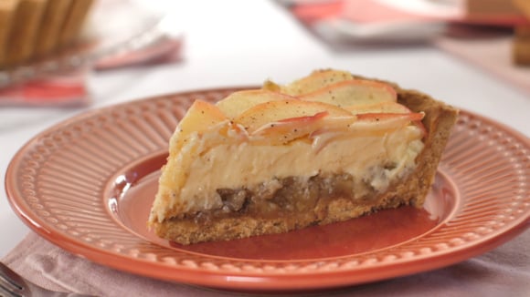 Perfeita para servir no almoço de domingo, a torta de maçã americana é incrível (Créditos: TudoGostoso)