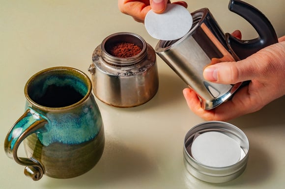Adeus cafeteria: esse chococino caseiro fica cremoso, intenso e muito fácil de fazer em casa nos dias frios