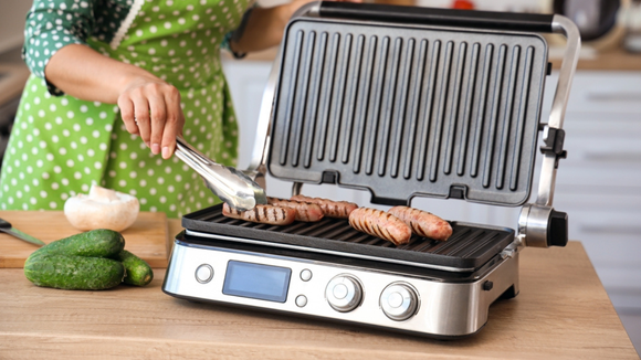 Amazon faz oferta de churrasqueira elétrica por apenas R$ 110, o menor preço do ano!