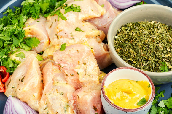 Transformei filé de frango simples em um prato irresistível com essa mistura secreta de temperos