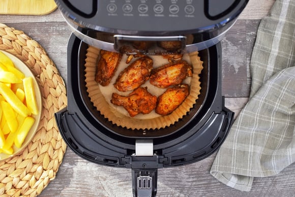 2.2 e App Day derrubam o preço da air fryer: veja as melhores ofertas com quase 60% OFF