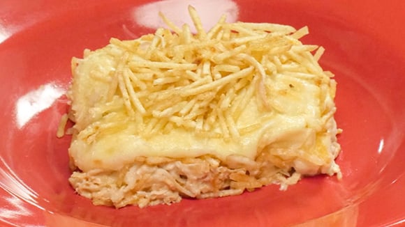 Frango escabelado cremoso com batata palha (Créditos: TudoGostoso)