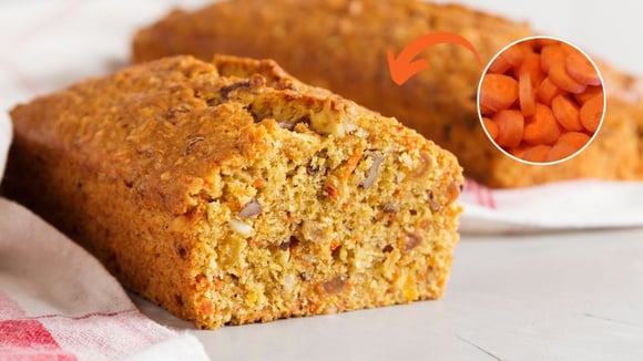 Bolo fit de cenoura e aveia: a massa fica super fofinha, faço toda a semana para manter a dieta
