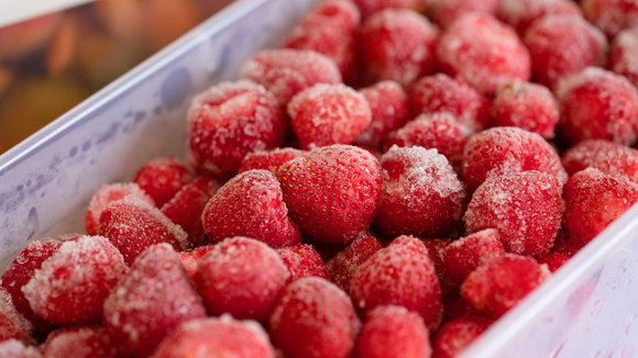 Muitos cometem esse erro que faz a fruta descongelada virar uma papa, mas TudoGostoso ensina os truques para isso nunca mais acontecer!