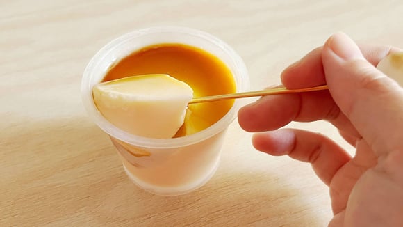 Depois que eu aprendi como fazer esse pudim de dois sabores, nunca mais quis fazer de outro jeito: aprenda no TudoGostoso!