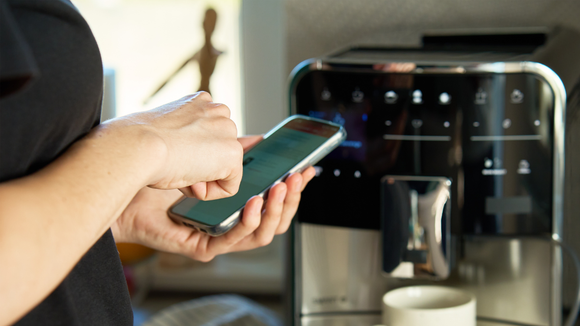 Você sabe como limpar e desinfetar o celular e o tablet? Aqui está o que você deve fazer com atenção