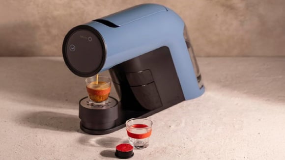 Café de barista em casa e sem complicação: Cafeteira premium com 24% de desconto