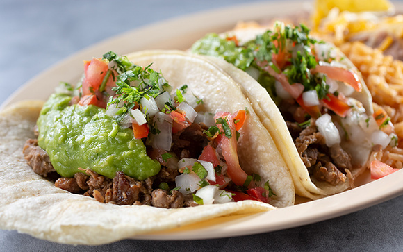 Nunca mais comprei no mercado: essa receita de taco caseiro com 3 ingredientes que vai salvar o seu jantar!
