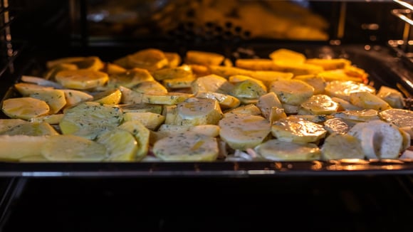 O sabor equilibrado do azeite com limão transforma o acompanhamento simples em um prato especial. (Foto: Shutterstock)