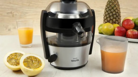 Se eu quisesse tomar suco fresco todos os dias, aproveitaria o desconto de quase 40% nesta centrífuga Philips Walita