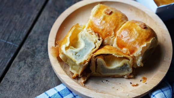 Banana na massa folhada: receita fácil na airfryer rende um lanche delicioso e só leva três ingredientes