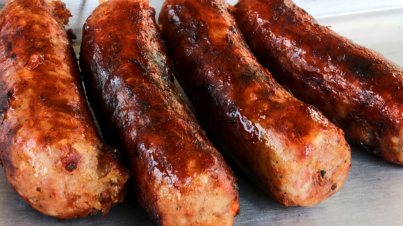 Adeus linguiça feita no óleo: aprendi no TudoGostoso a substituir por um ingrediente melhor e agora só faço assim