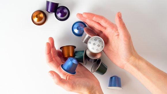Ele inventou a cápsula Nespresso, uma ideia que rendeu bilhões à Nestlé; no entanto, ele não viu um centavo disso e não ficou rico