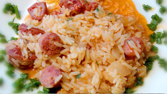 Arroz com linguiça (Créditos: TudoGostoso)