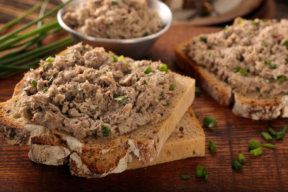 Pastinha proteica de atum com ovos é a melhor receita para uma refeição rápida e saudável
