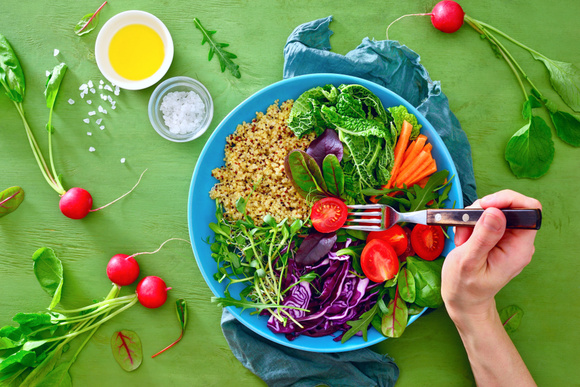 Sou nutricionista e garanto "esses são os 10 alimentos anti-inflamatórios que não podem faltar na sua dieta"