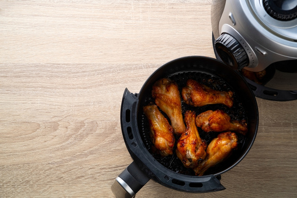 Essa é a maneira mais rápida e fácil de fazer um frango com a carne suculenta e saborosa e a pele bem crocante