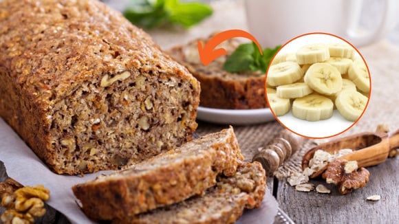 Aprendi esse bolo saudável de banana com aveia com uma chef de cozinha e agora faço sempre que quero comer um bom doce