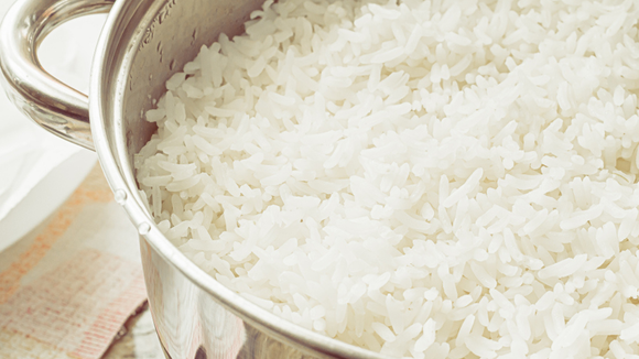 Arroz branco na panela: como deixá-lo mais gostoso (Créditos: Shutterstock)