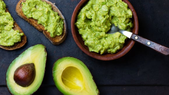 O que acontece se comer abacate à noite? Efeito influencia no sono e até no emagrecimento