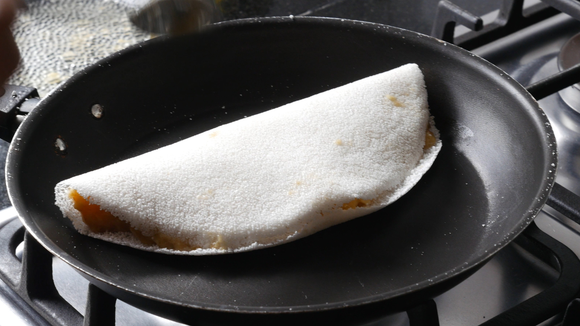 Aprenda a como fazer a tapioca perfeita e que derrete na boca com essas 3 dicas simples