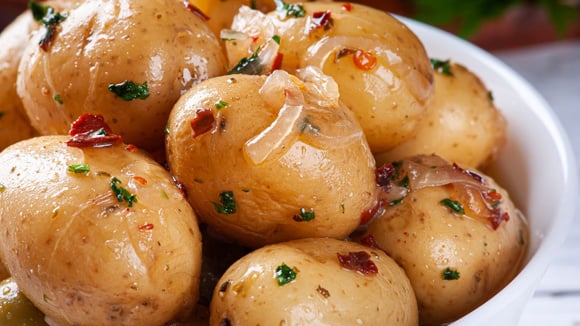 Batatinha em conserva fácil e saborosa: receita perfeita para festas e lanches