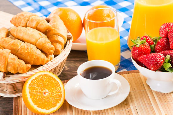 Sou endocrinologista e garanto: "Tomar o café da manhã depois das 9 horas pode aumentar os níveis de cortisol"