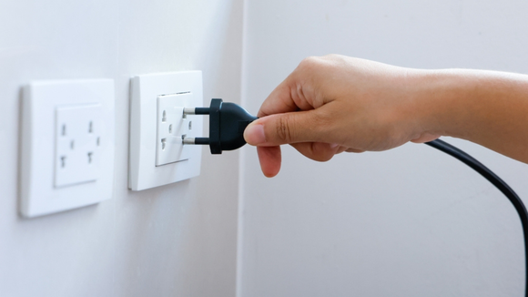 Adeus tomadas embutidas: nova tendência para tomadas elétricas não quebra parede e você instala em minutos