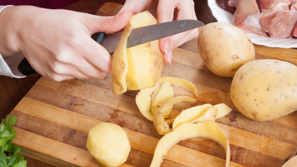 Veja como fazer uma panqueca de batata usando o amido de batata na massa (Créditos: Magnific)