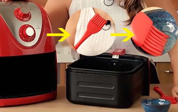 Dica pra quem acha que  "fazer a cura" é só em frigideira: como manter a antiaderência da airfryer por mais tempo