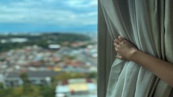 Praticidade e elegância na composição do quarto para garantir noites de sono mais tranquilas e proteção térmica ideal. (Foto: Shutterstock)