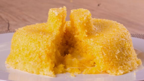 Você pode finalizar o cuscuz simples da forma que achar mais saborosa (Créditos: TudoGostoso)