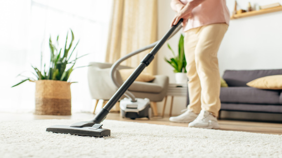 Faxina rápida: como limpar sua casa em menos de 20 minutos com esse sistema simples