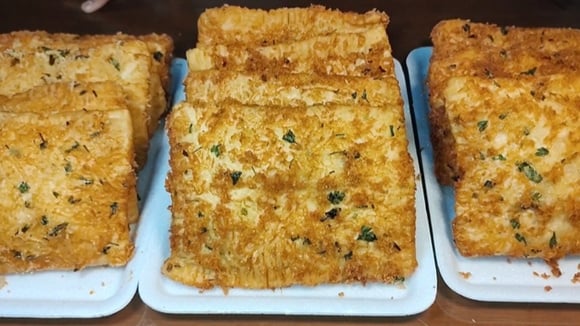 Se você nunca comeu pastel gaúcho eu vou te ensinar a fazer: massa temperada tem um segredo para ficar muito crocante por fora