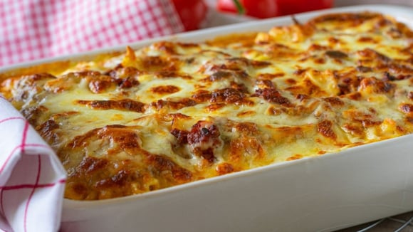 Todo domingo meu marido me pede para fazer esse macarrão de forno para a janta, só falta ele lamber a travessa!