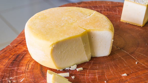Aprenda como congelar queijo do jeito certo e quais tipos não podem ser congelados