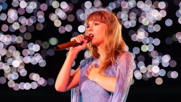 Taylor Swift doou US$ 4 milhões para um centro educacional: 14 anos depois, o espaço cresceu e passou a exibir obras de arte de crianças e artistas com deficiência