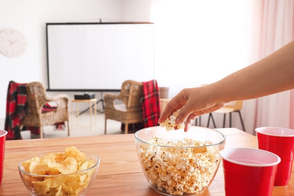 Itens que transformam a maratona de filmes em experiência de cinema